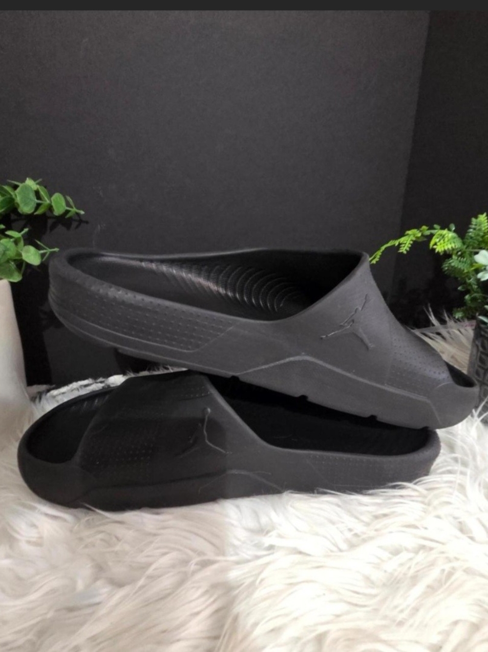Nike Jordan Black Slide Sandals In Size 11 - Picture 4 of 7